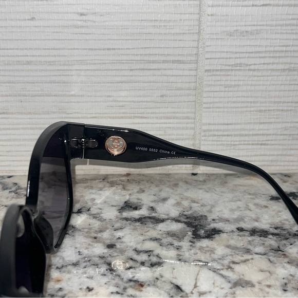 Gucci oversized square Stylish Black Sunglasses - Picture 5 of 6
